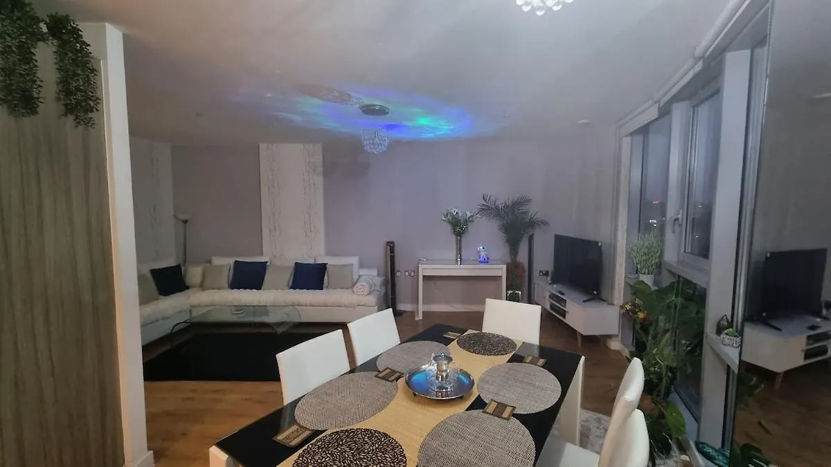 Stunning 2 Bedroom 2 Bathroom Flat With Panoramic View London Apartment