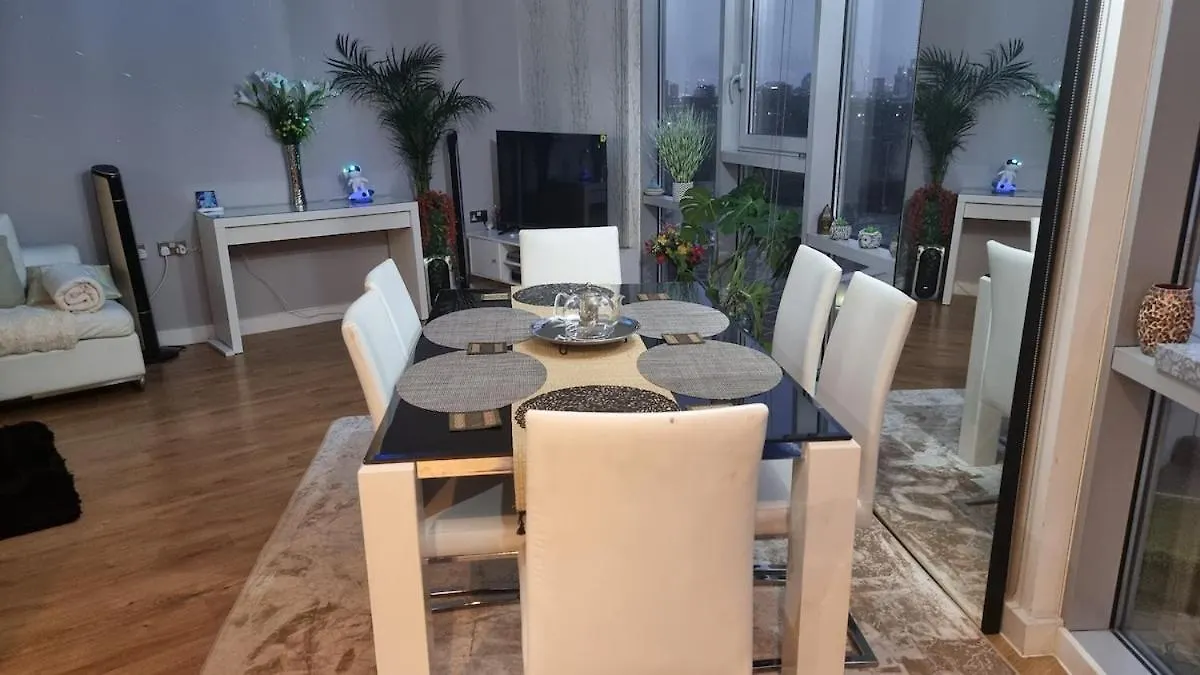 Apartment Stunning 2 Bedroom 2 Bathroom Flat With Panoramic View London