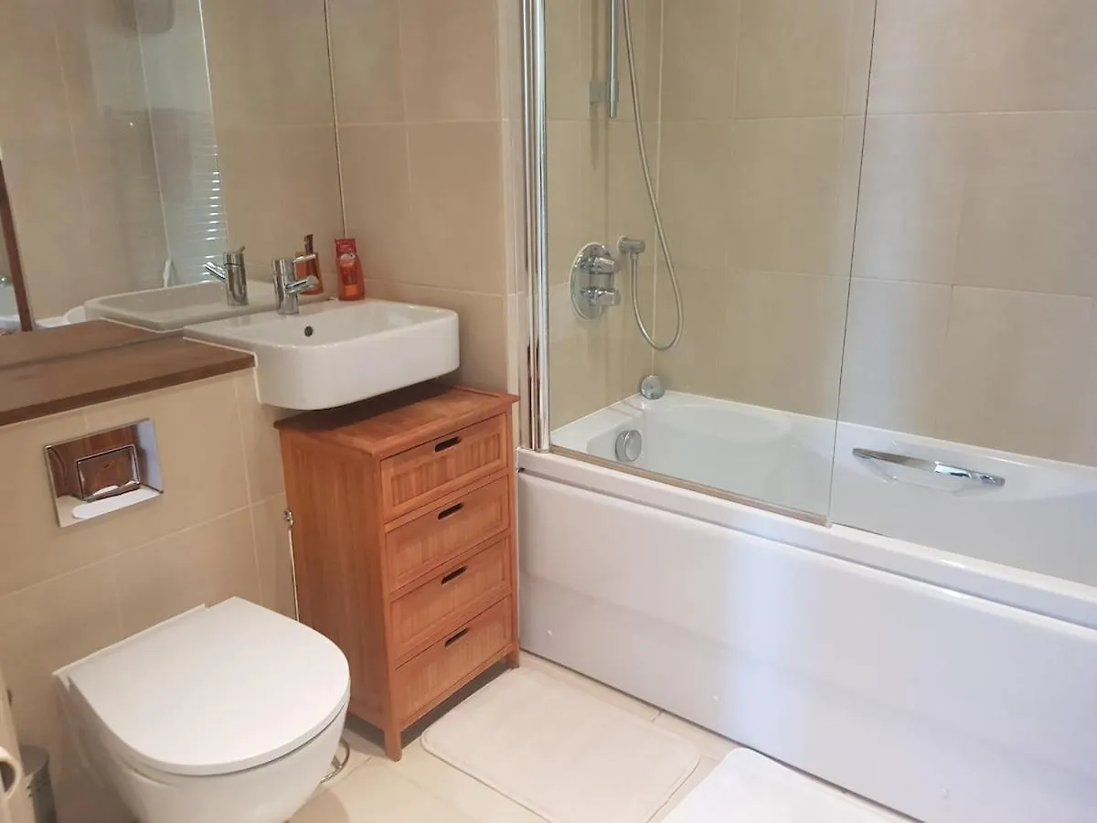 Stunning 2 Bedroom 2 Bathroom Flat With Panoramic View London Apartment