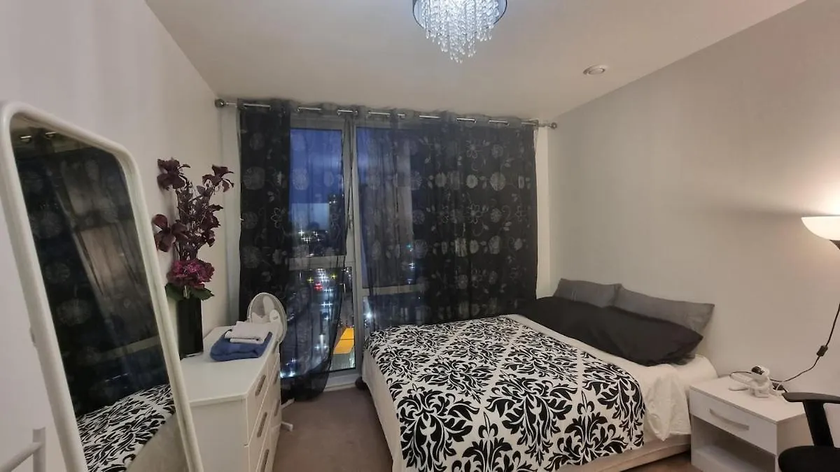 Stunning 2 Bedroom 2 Bathroom Flat With Panoramic View London