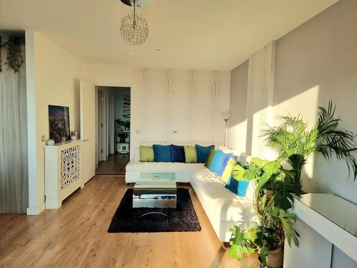 Apartment Stunning 2 Bedroom 2 Bathroom Flat With Panoramic View London