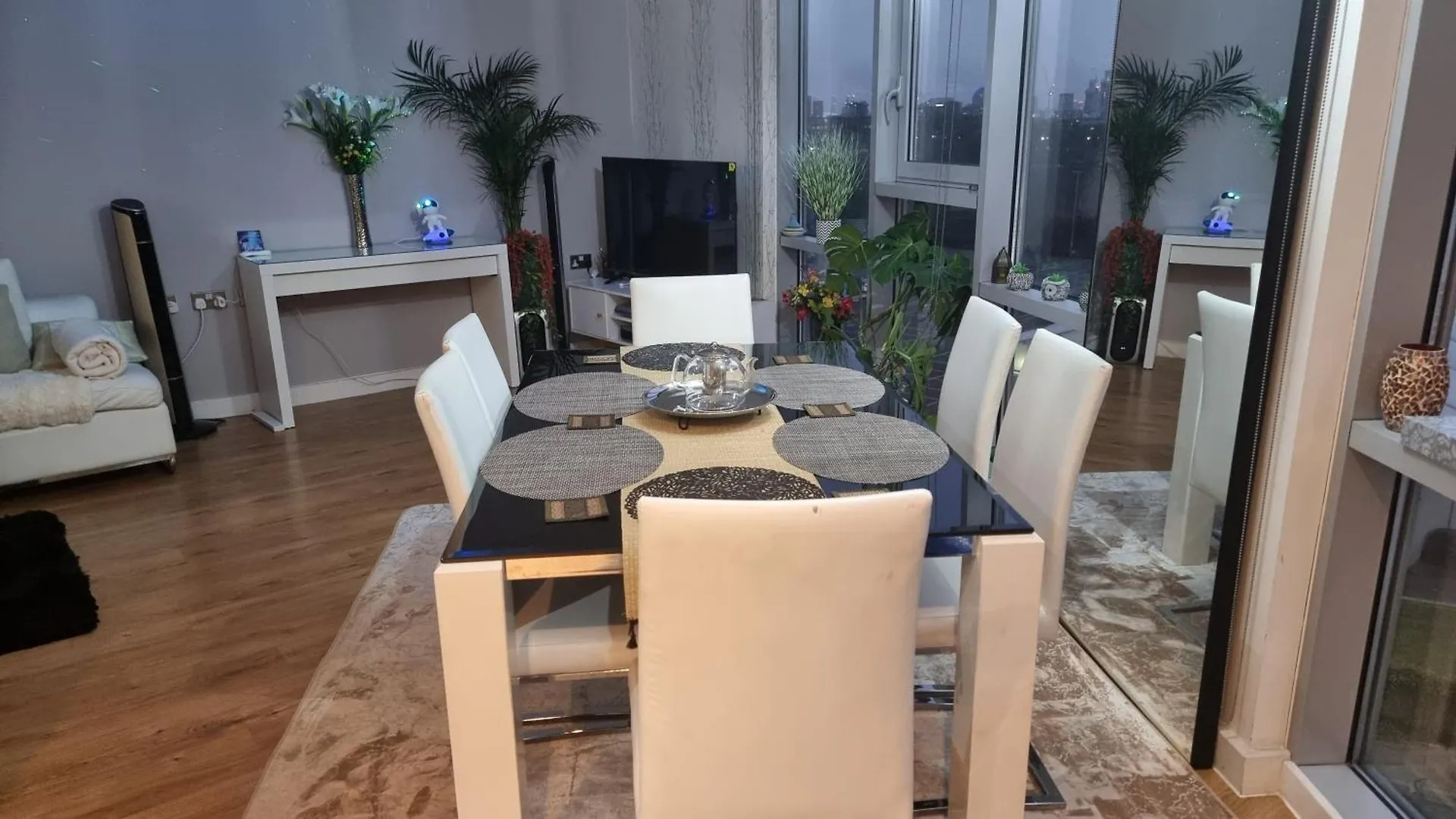 Stunning 2 Bedroom 2 Bathroom Flat With Panoramic View London